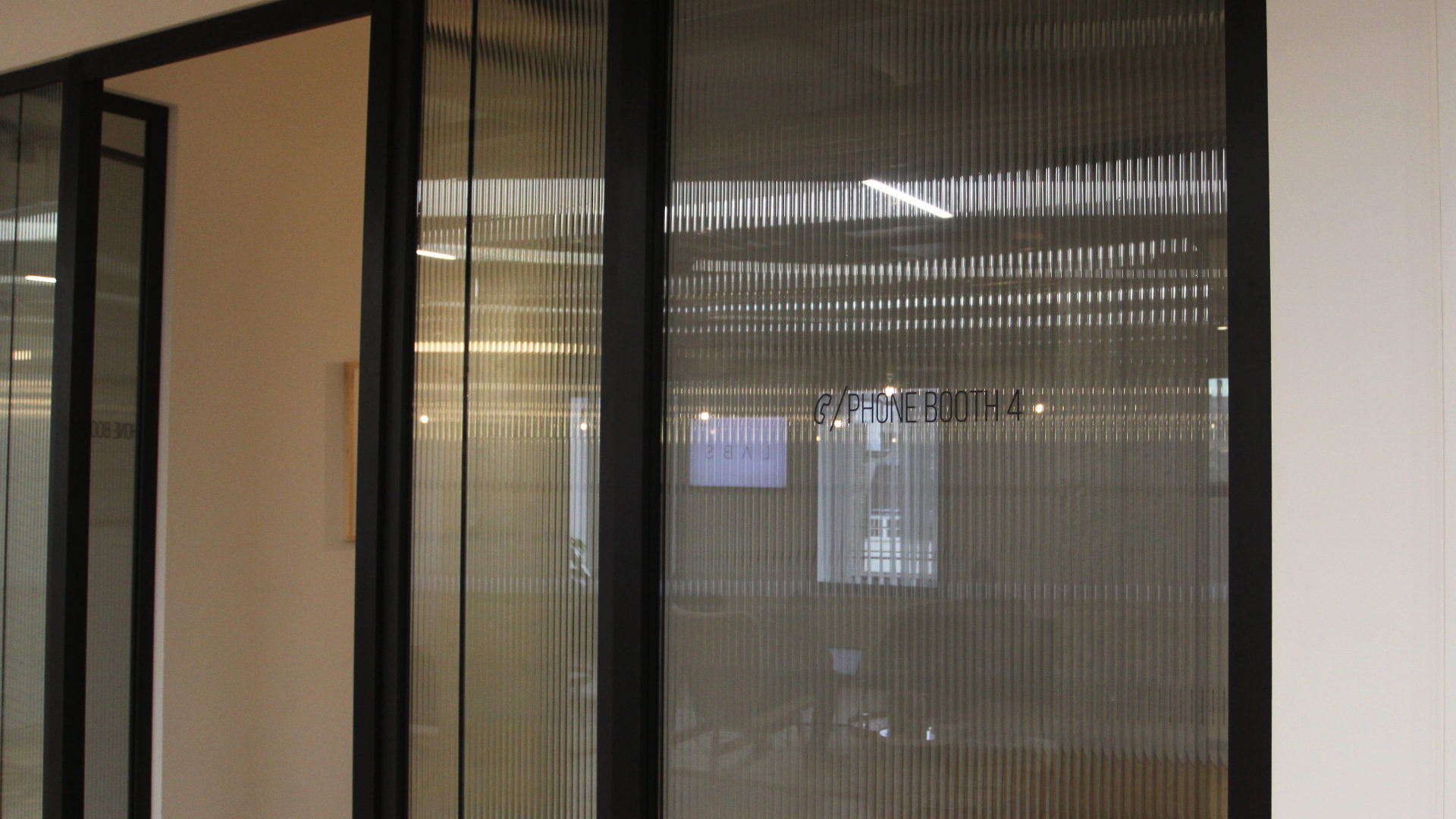 LABS HOUSE Phone booth